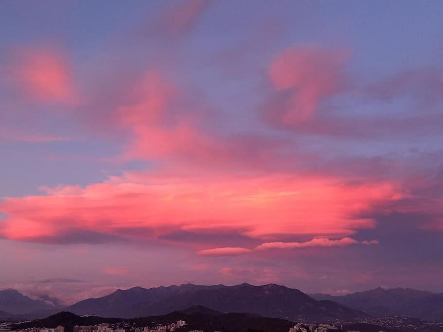 Appartement Vue Mer Avec Parking Ajaccio  Esterno foto